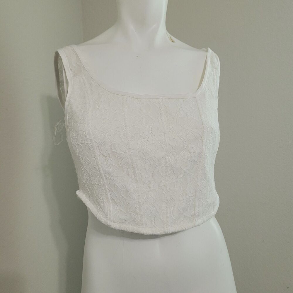 Beverly & Beck Medium crop top clasp flower lace square neck sleeveless